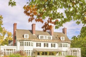 Stay at the Charming 4 Chimneys Inn: Your Getaway! | Chimney Works – Expert Chimney Repair, Cleaning & Installation Services